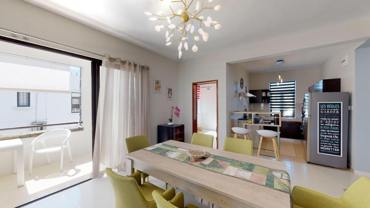 Penthouse - Private Roof Terrace - Sea & Mountain View Leilighet Grand-Baie Eksteriør bilde
