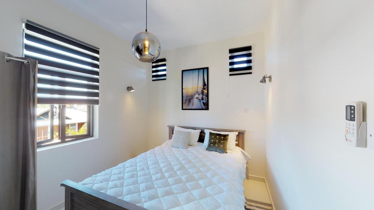 Penthouse - Private Roof Terrace - Sea & Mountain View Leilighet Grand-Baie Eksteriør bilde
